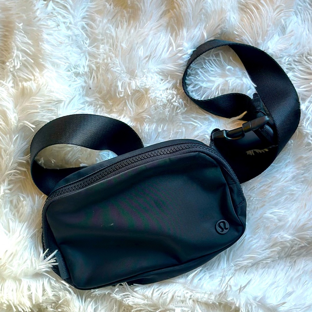 Black Everywhere Belt Bag 1L